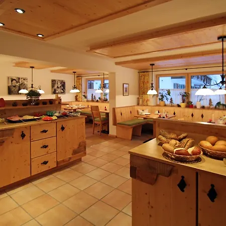 Pensjonat Gaestehaus Sinz 4*