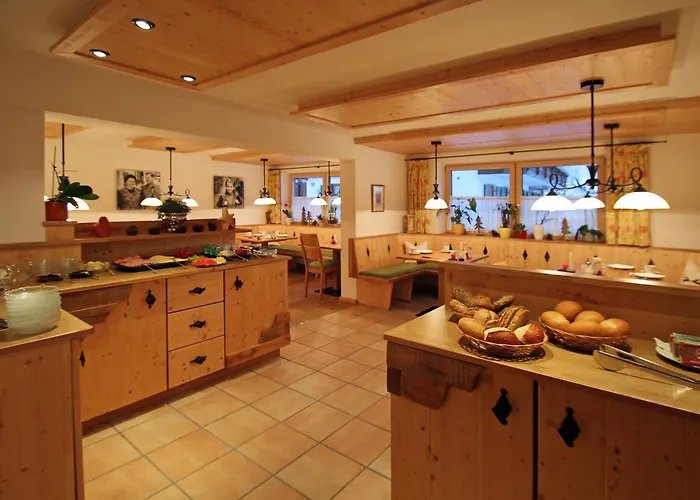 Gasthuis Gaestehaus Sinz 4*